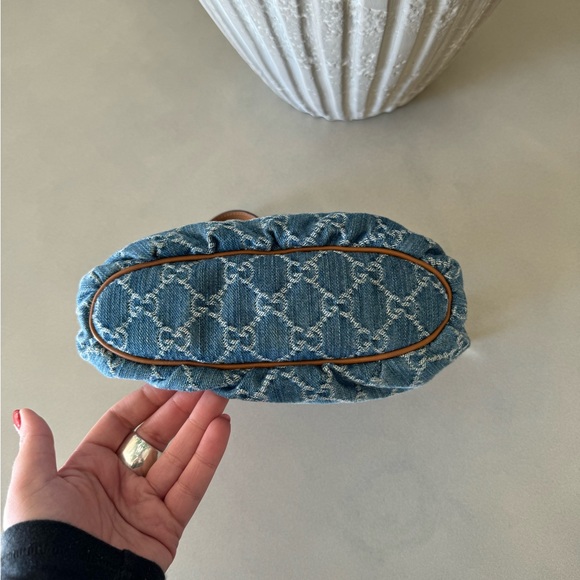 Authentic pre-loved Denim Gucci bag - Picture 4 of 9
